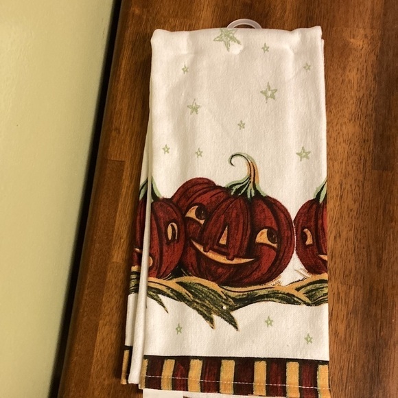 JOHANNA PARKER HALLOWEEN JACK-O-LANTERN 2 KITCHEN TOWELS - Picture 4 of 4